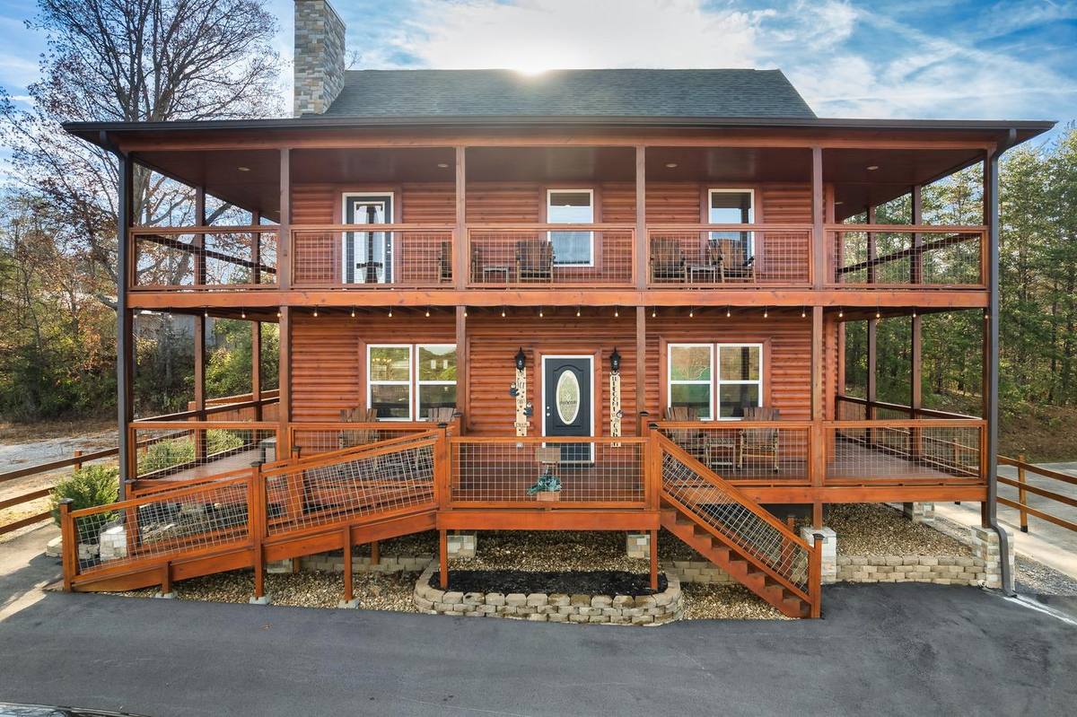 2822 Seth Rd, Pigeon Forge TN — primary listing photo